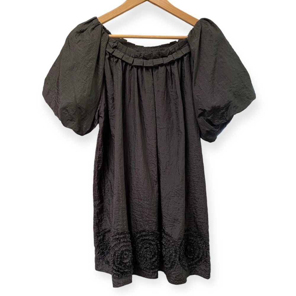 Twelve By Twelve Black Puffed Sleeve Swing Top Floral Appliqué Flowers Pleats